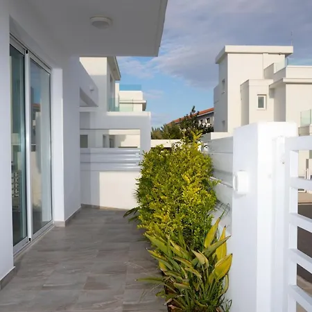 Ioli Bay By Trulycyprus Villa *