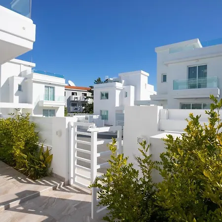 Ioli Bay By Trulycyprus Villa Protaras