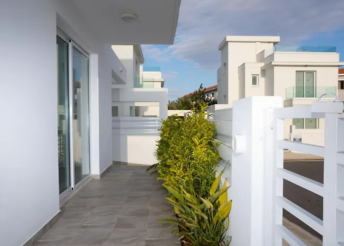 Ioli Bay By Trulycyprus Villa *