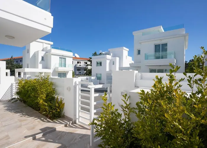 Ioli Bay By Trulycyprus Villa Protaras